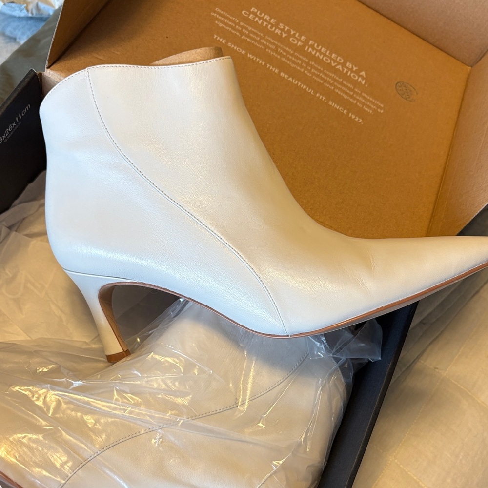 Pearl White Heeled Boots 8.5 - new, never worn